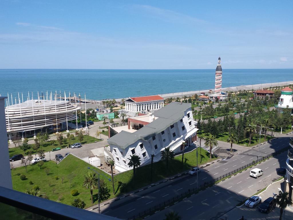 Apartment Sea Tower Khimshiashvili 15 Батуми Екстериор снимка
